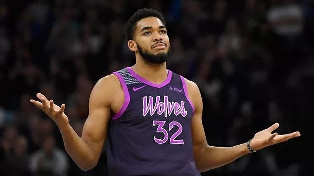 的聚光灯下 的聚光灯下